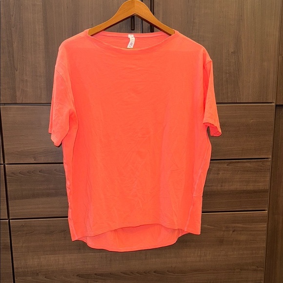 Lululemon peach women’s T-shirt size 8 - Picture 2 of 6